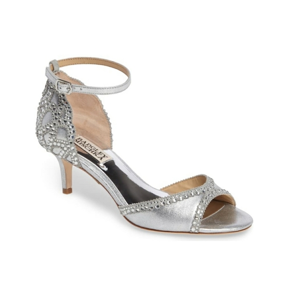 Stunning Badgley Mischka Silver D'Orsay Sandals - Picture 2 of 7